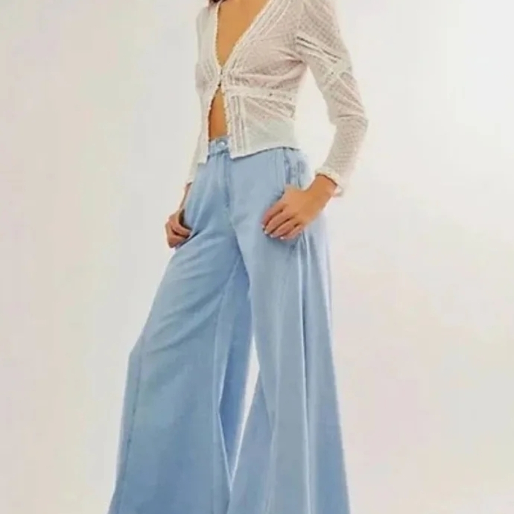 We The Free Denim Jeans in Light Blue - Picture 2 of 12